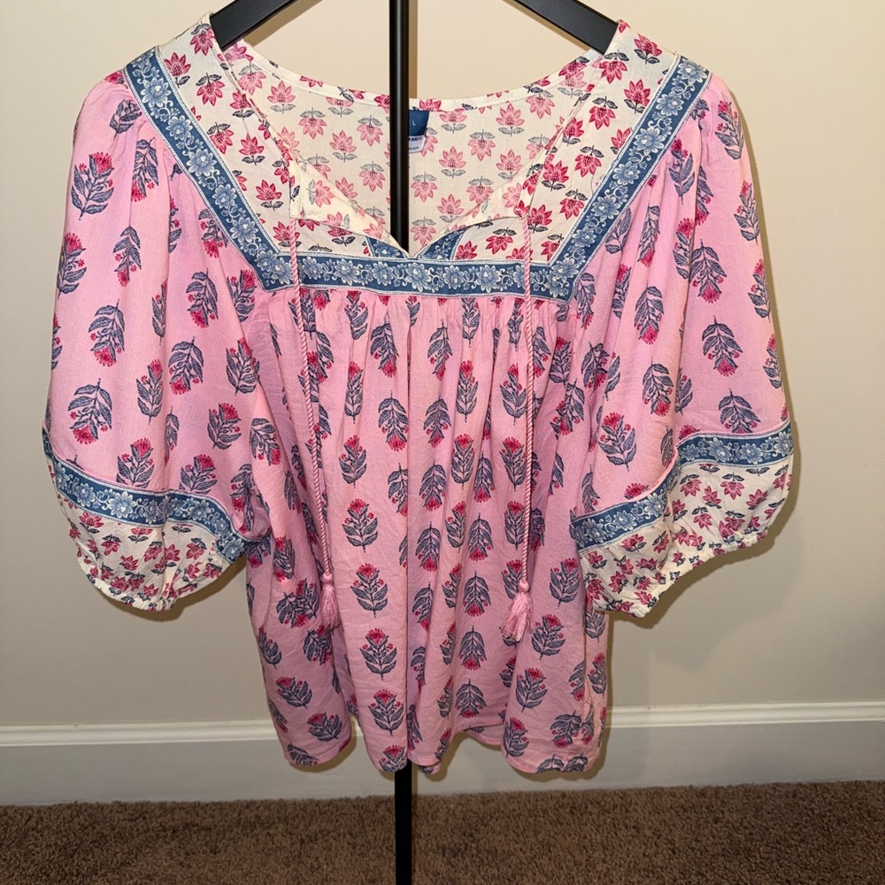 Women’s Old Navy Pink and Blue Boho Floral Blouse